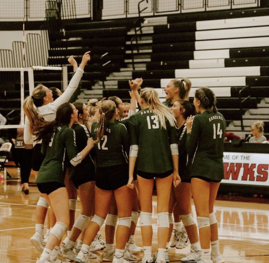Varsity volleyball sets up for another successful season