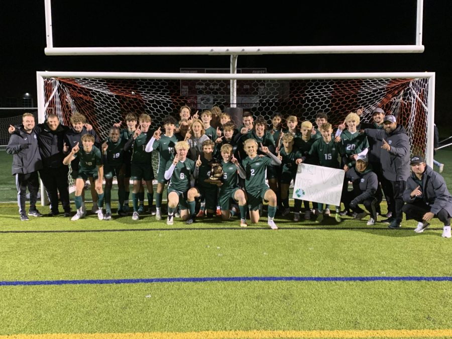 Boys+varsity+soccer+ends+a+10-10-1+season+with+first+district+championship+since+2015