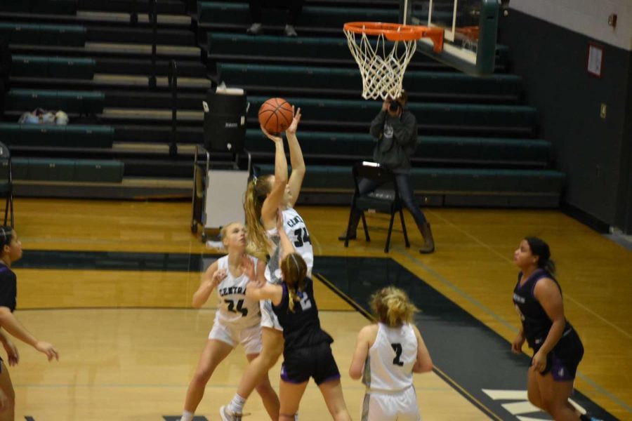 Maggie+Sneider+and+Maya+Holser+combine+for+16+points+in+girls+varsity+basketballs+57-52+loss+to+Forest+Hills+Northern