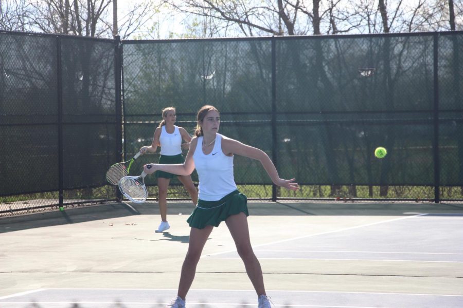 Girls+JV+tennis+comes+away+with+three+impressive+wins+over+West+Ottawa%2C+Grandville%2C+and+Northview