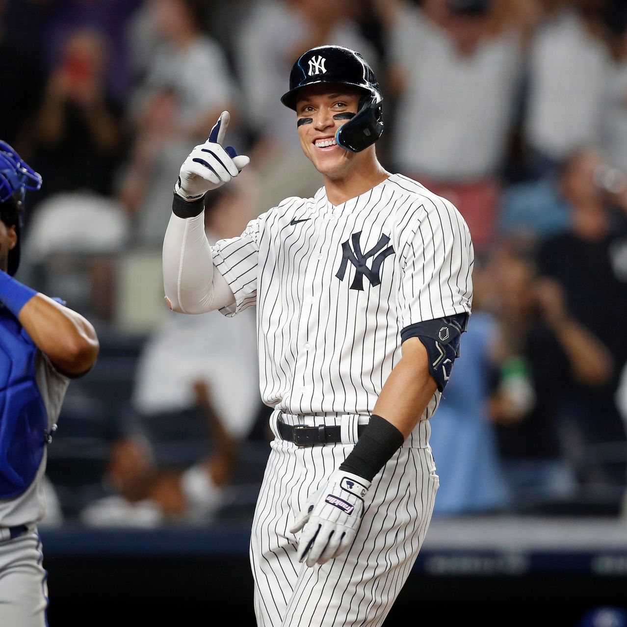 Aaron Judge, Anthony Rizzo power Yankees past rival Twins