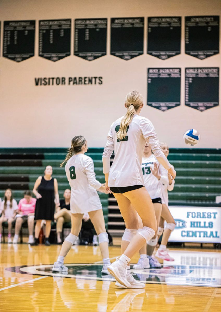 Q&A with varsity volleyball player, sophomore Kenzie Manders