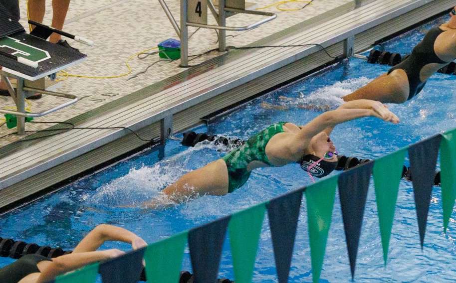 Q and A with varsity swimmer, sophomore Maggie Holt