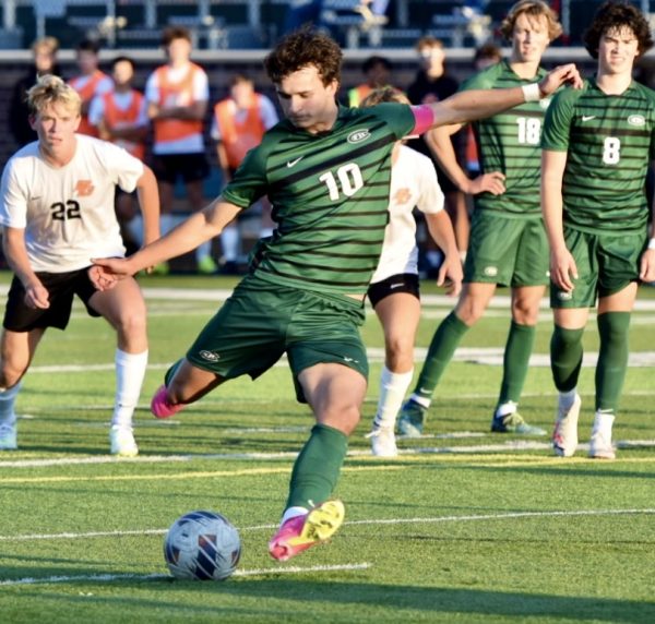 Alex Moellers senior year appearance helped FHC soccer